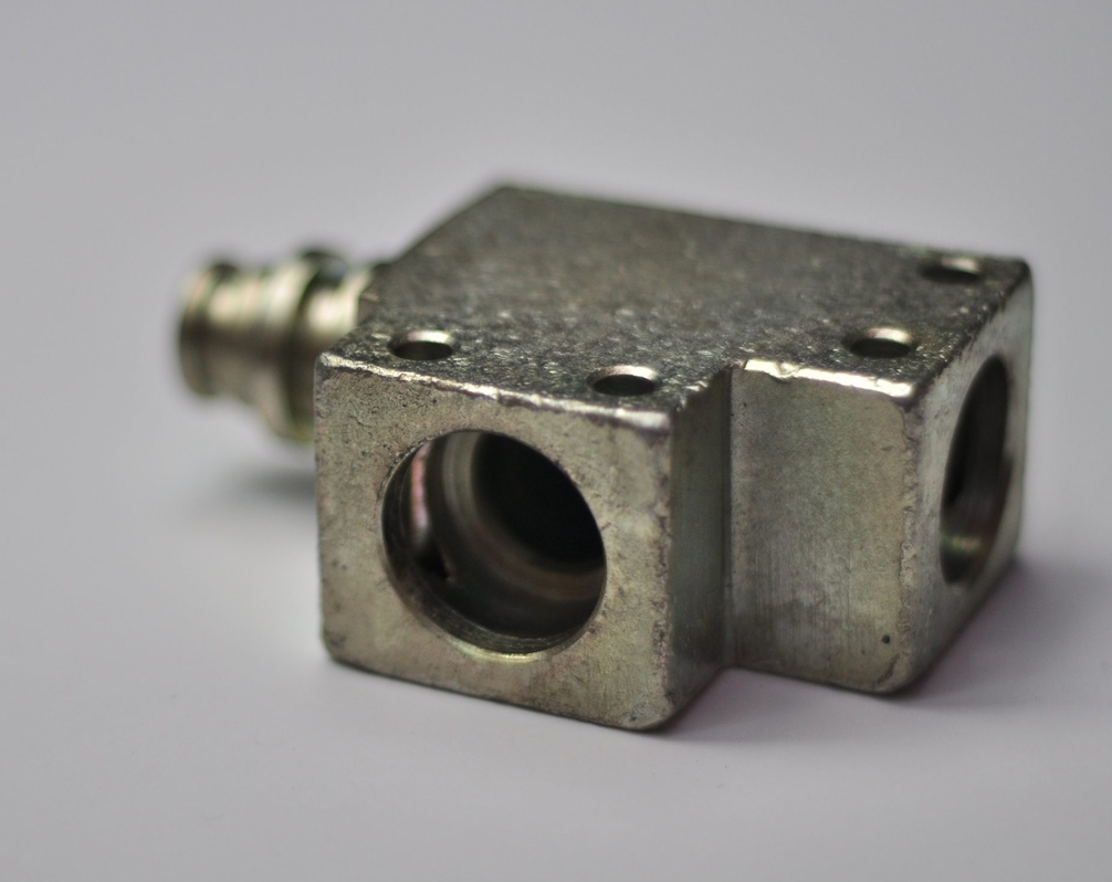 Metalo detalės po CNC apdirbimo